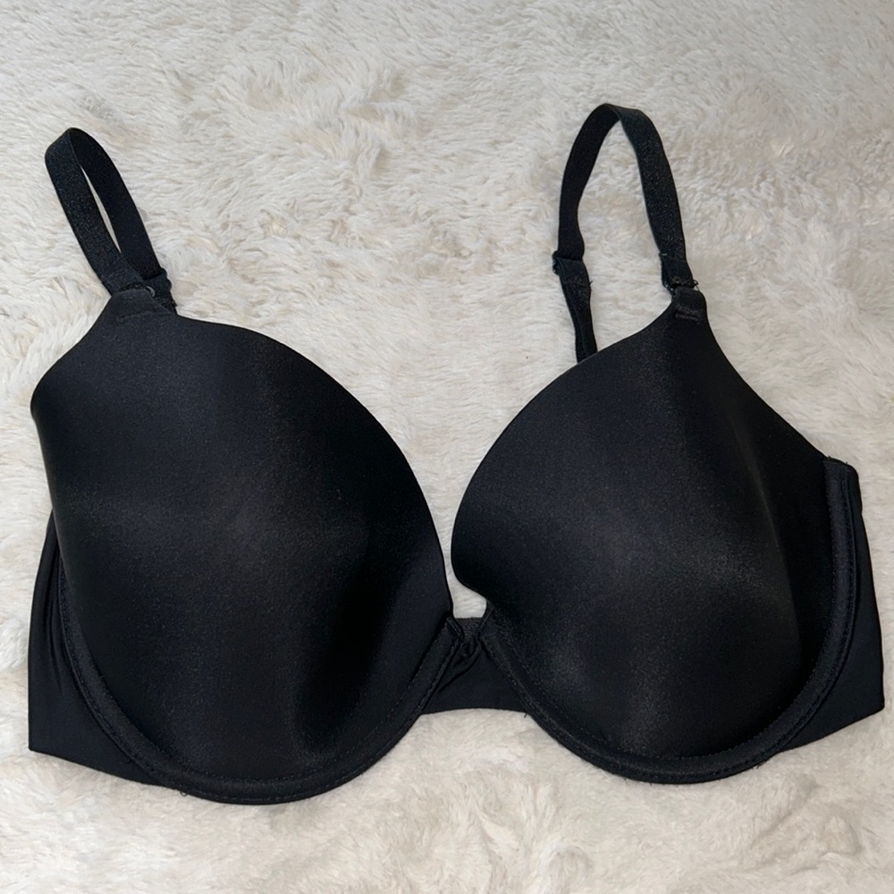 34DD Victoria’s Secret lightly lined black Demi bra